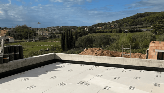 Rénovation de toitures-terrasses, innover avec les isolants sous vide